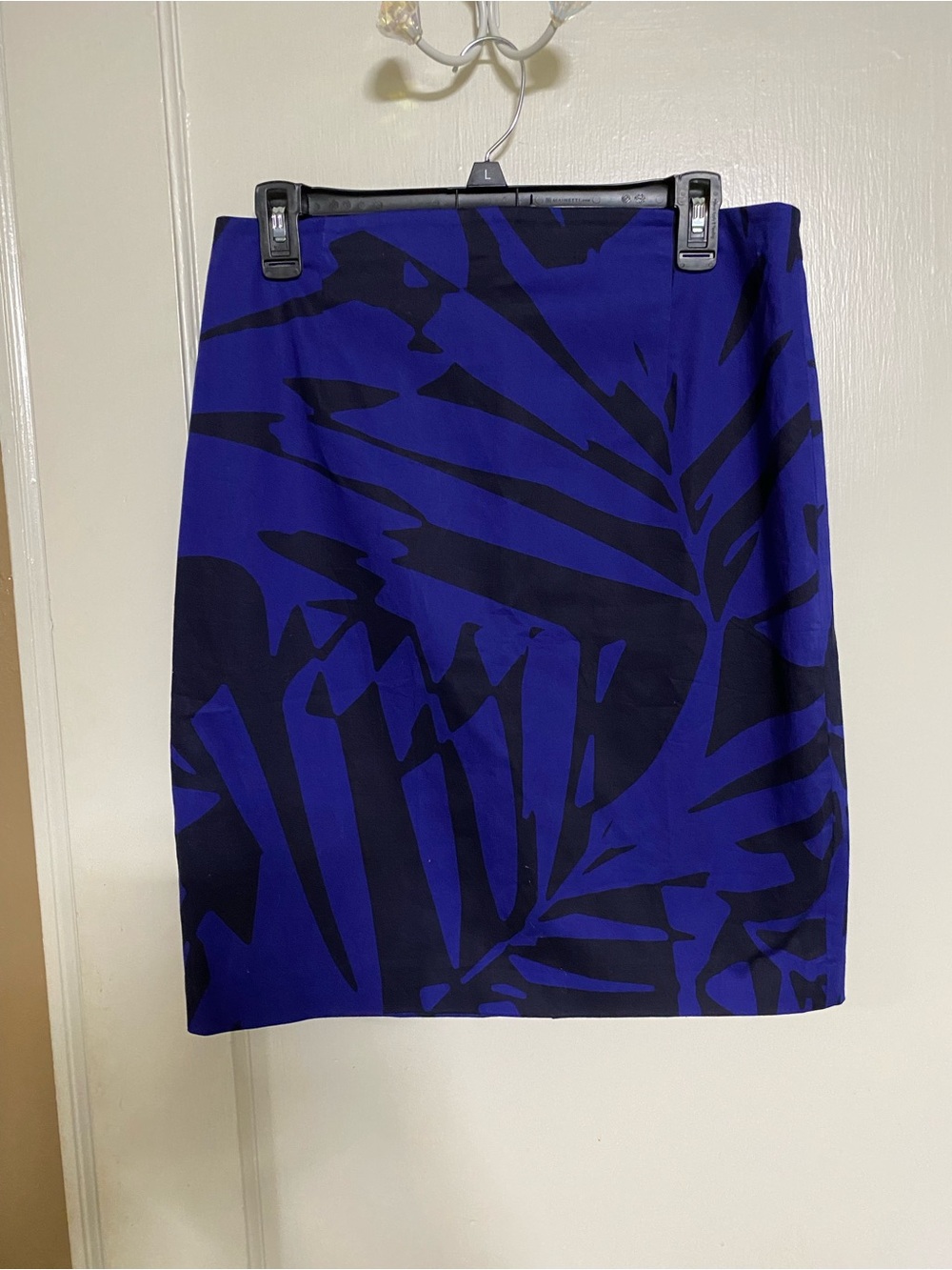 Express Womens Royal Blue and Black Palm Print Lined Pencil Skirt, size 8
